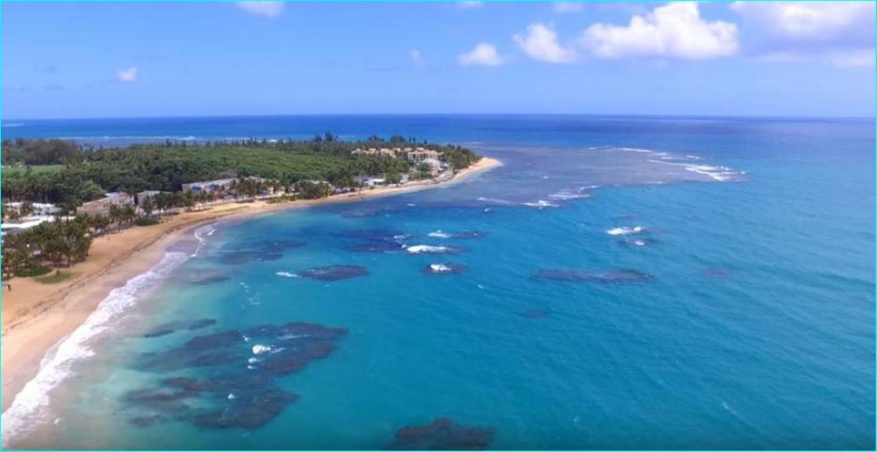 Breezy Beachfront Property With View Of Paradise Luquillo Εξωτερικό φωτογραφία
